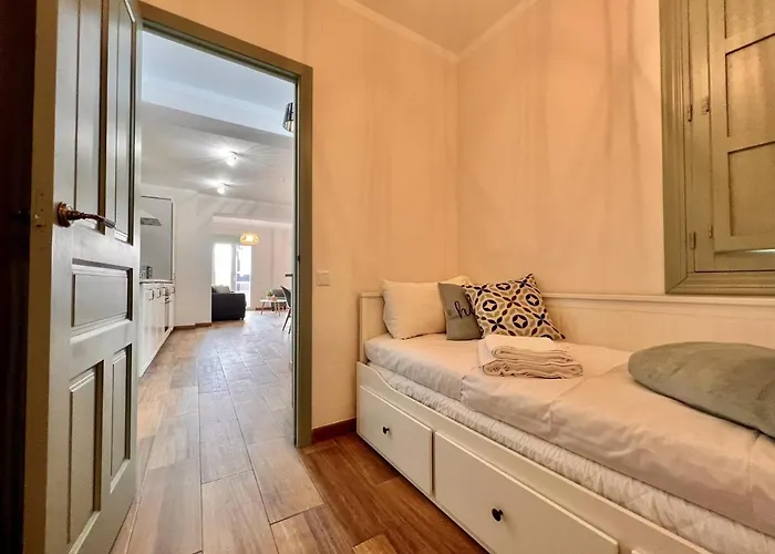 Downtown By United Renters *