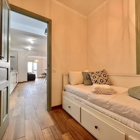 Downtown By United Renters *
